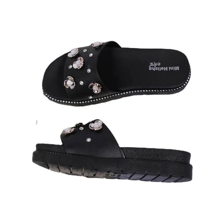 fashion outside wearing a word of diamond drag cool slippers